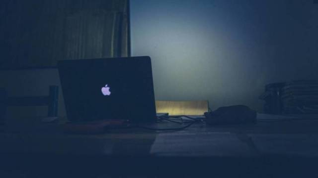 プログラミングは難しい?そう感じる理由と挫折しないコツを完全解説