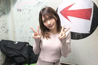 麻里梨夏
